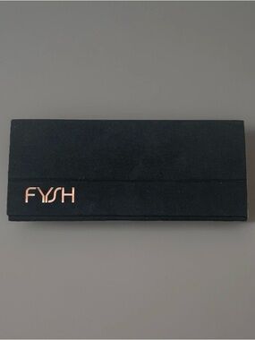 FYSH Eyeglasses Sunglasses Black Collapsible Case With Cloth